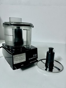 Waring Commercial WFP11SW 2.5 Qt Food Processor - LiquiLock Seal 3/4 HP Motor
