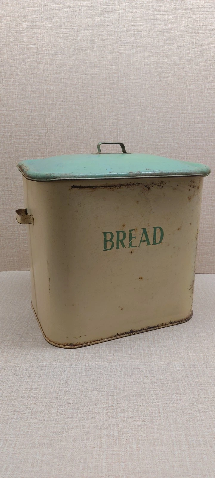 English Enamel Bread Bin Box Metal TRUE VINTAGE Ivory Green 🤍 💚
Opens in a new window or tab