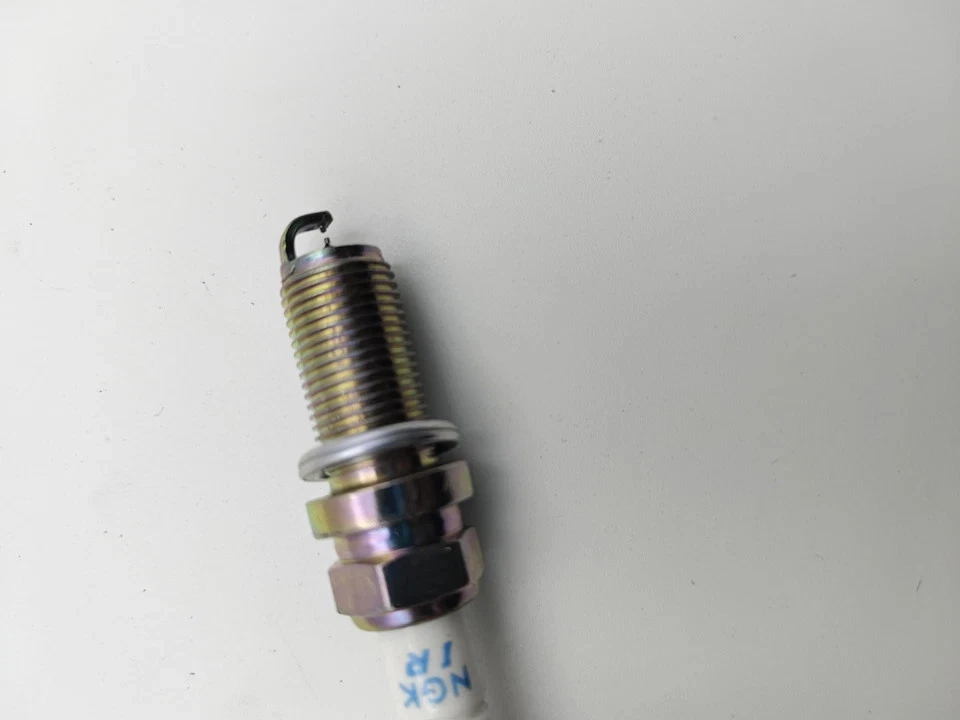 4x SPARK PLUGS 90919-01276 DILFR7K9G For TOYOT LEXU S IS300 IS200t NX300 NX200T Foto 4 de 4