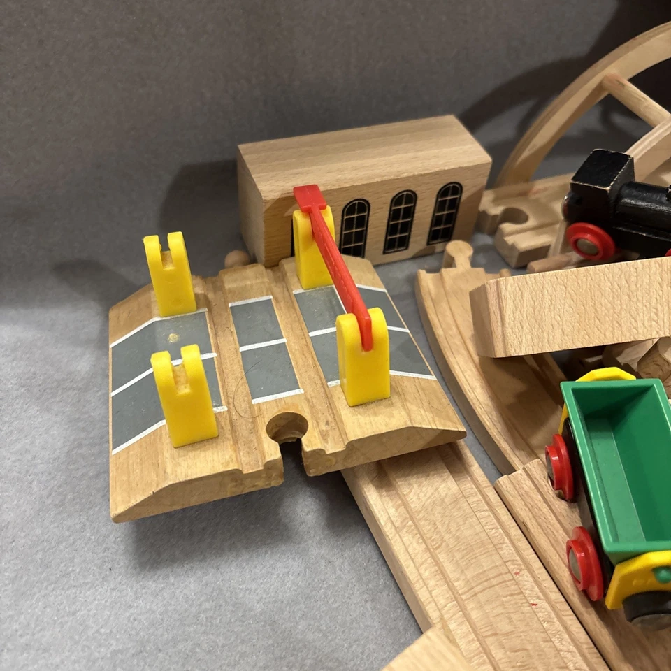 Lote de trilhos ferroviários de madeira BRIO trilhos de expansão interruptor reto curvo - Imagem 4 de 4