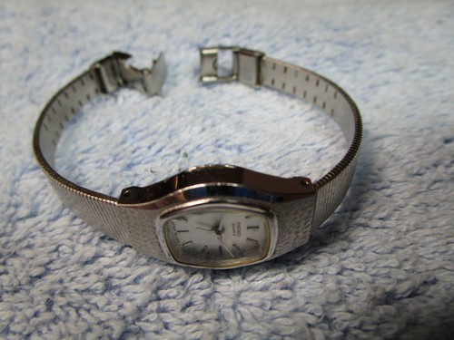 Reloj Seiko Damas Tono Plata 160-6W - Imagen 6 de 9