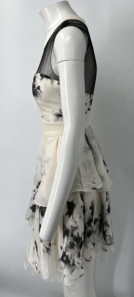 Vestido J. Mendel Off-White/Negro Tie-Dye Malla Sin Mangas Calce + Acampanado talla 6 Foto 3 de 4