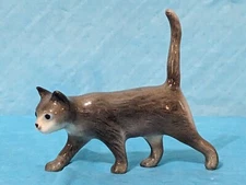 Retired Hagen Renaker Gray Cat Tail Up