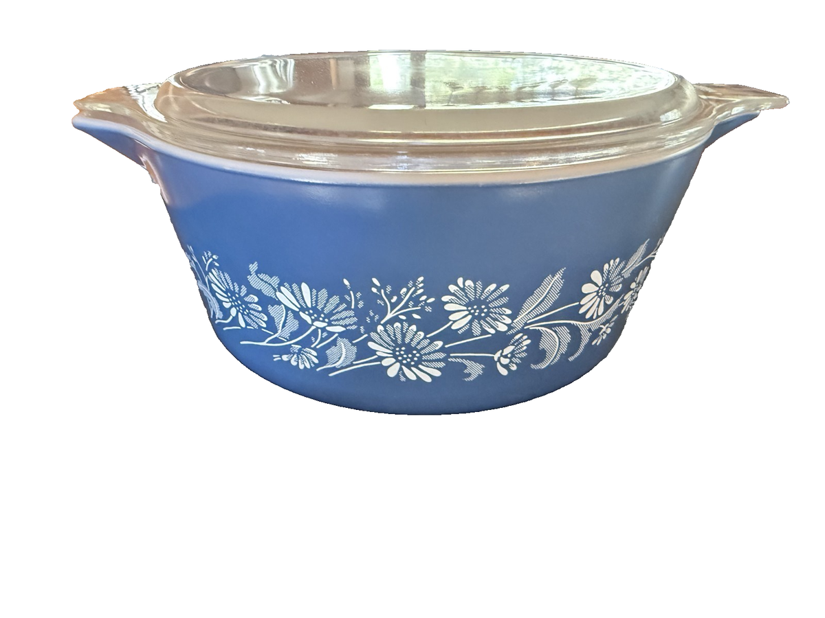 PYREX Colonial Mist Blue Daisy 2.5 quart casserole dish with lid