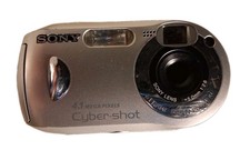 SONY CYBER-SHOT DSC-P41 4.1MP DIGITAL CAMERA W/lowpro Case And 3 Sony Mem Cards