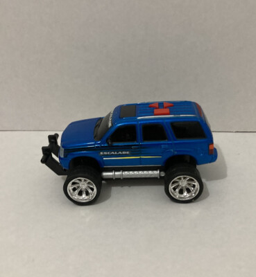 2006 Blue Cadillac Escalade SUV - makes sounds  - Toy State Ind. 1/24 Scale