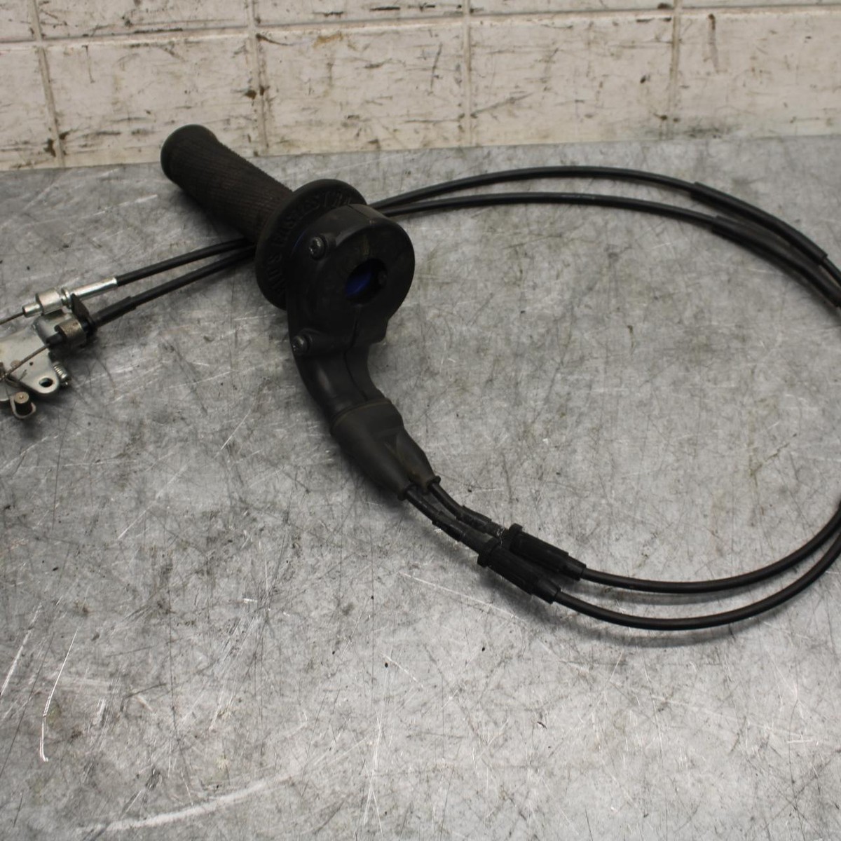 2009 Kawasaki Ninja ZX6R ZX600R THROTTLE CABLE LINE HOUSING GUIDE