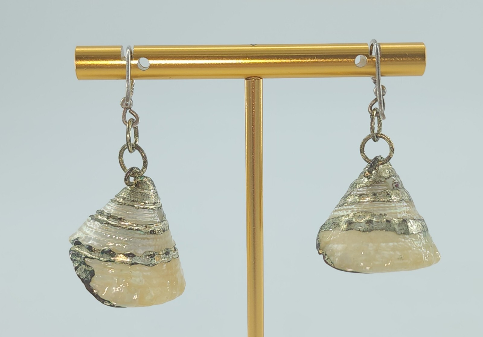 Artisan Real Conch Shell with Silver Accents Dang… - image 3