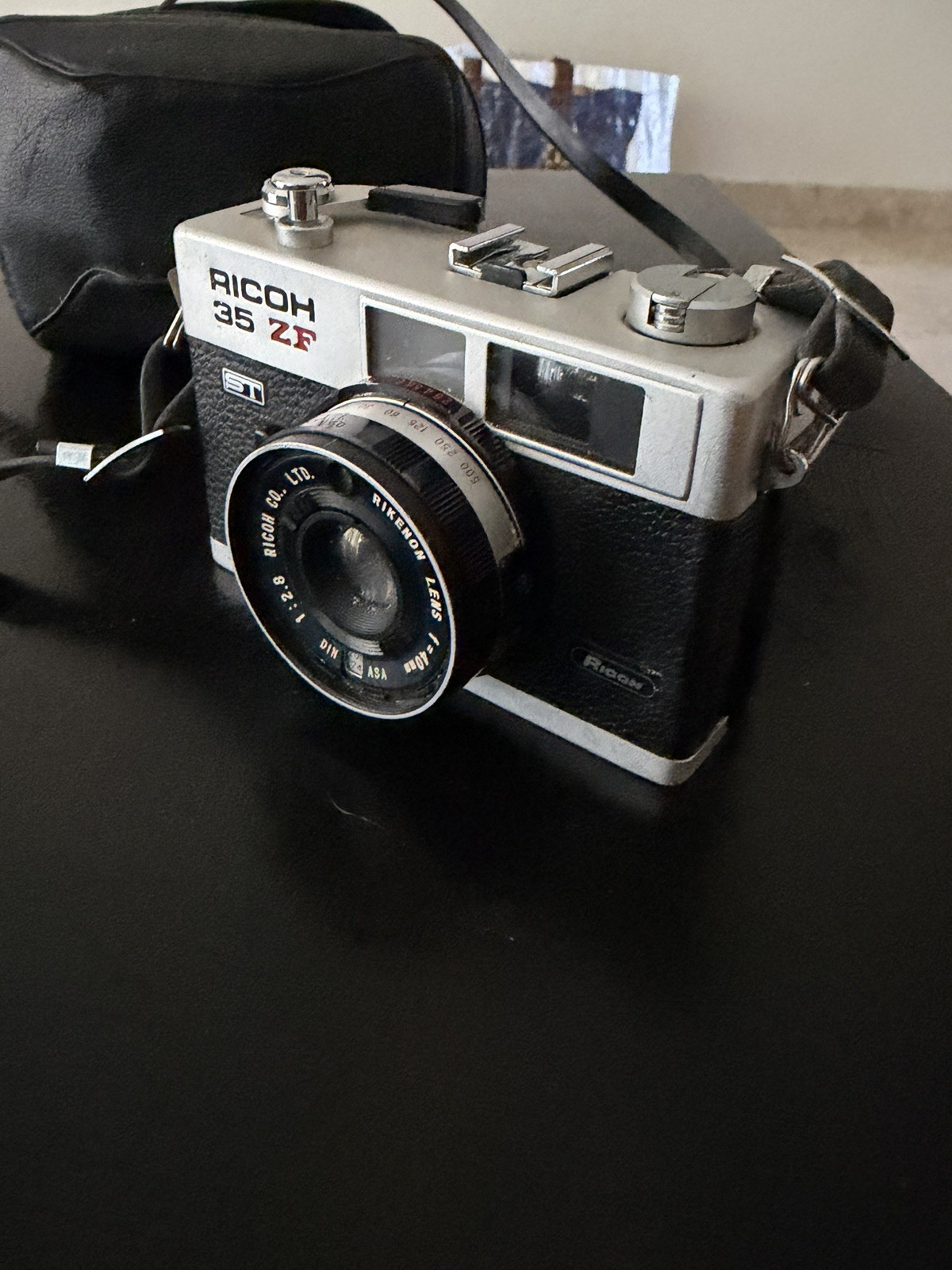Ricoh 35 ZF ST Fotocamera Analogica Vintage 35mm con Custodia – Da Testare