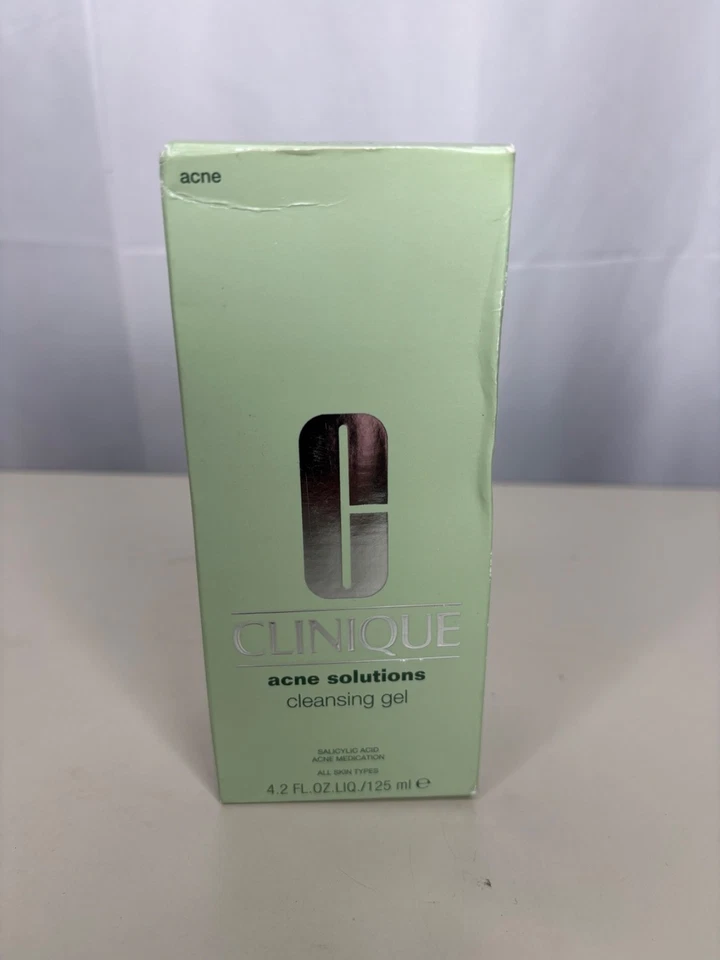 Gel limpiador facial Clinique Acne Solutions 4,2 OZ Macys Foto 2 de 4