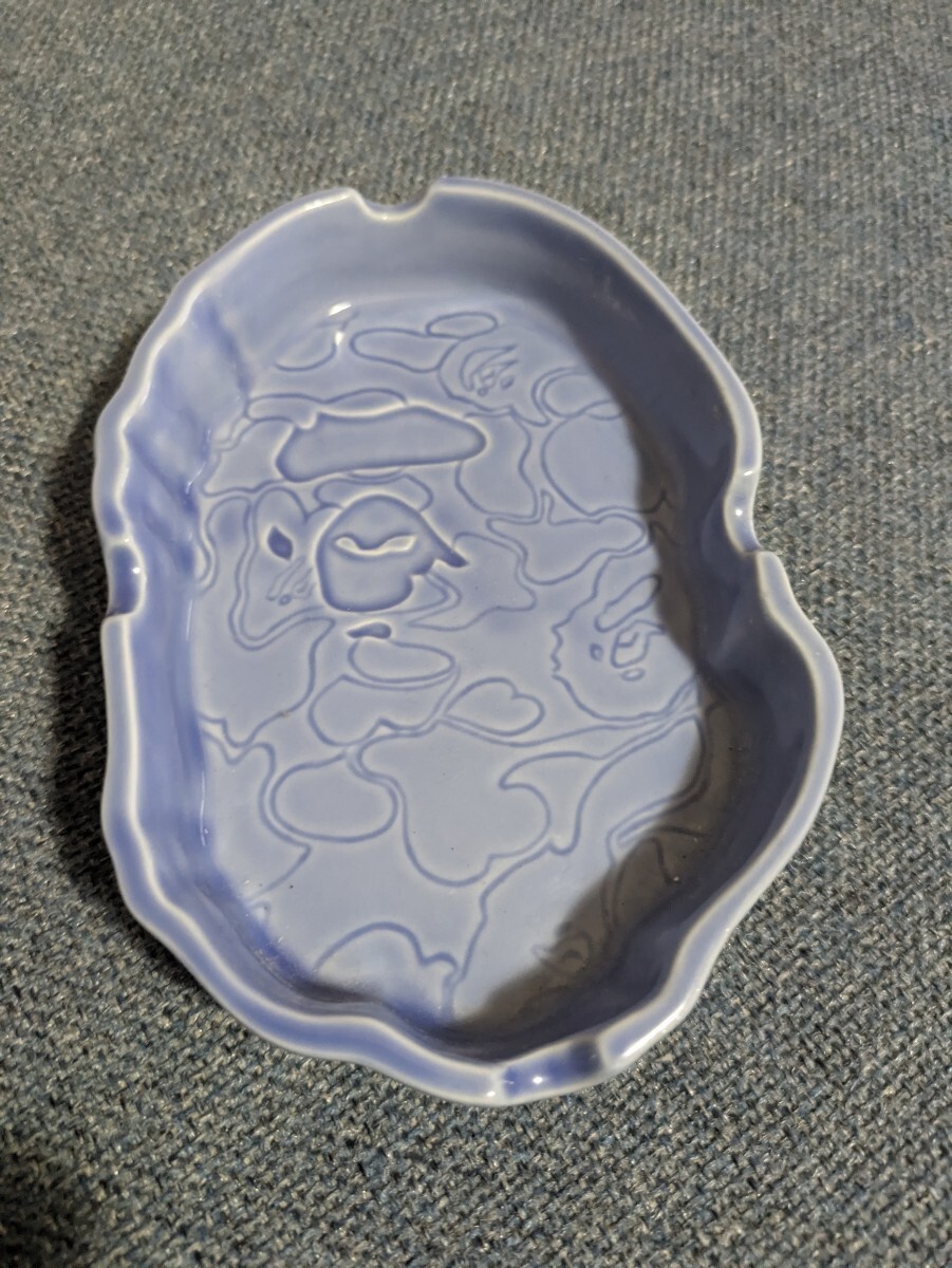 A BATHING APE APE HEAD ASHTRAY Unused Home-Kept Ashtray/Accessory Organizer thumbnail 3