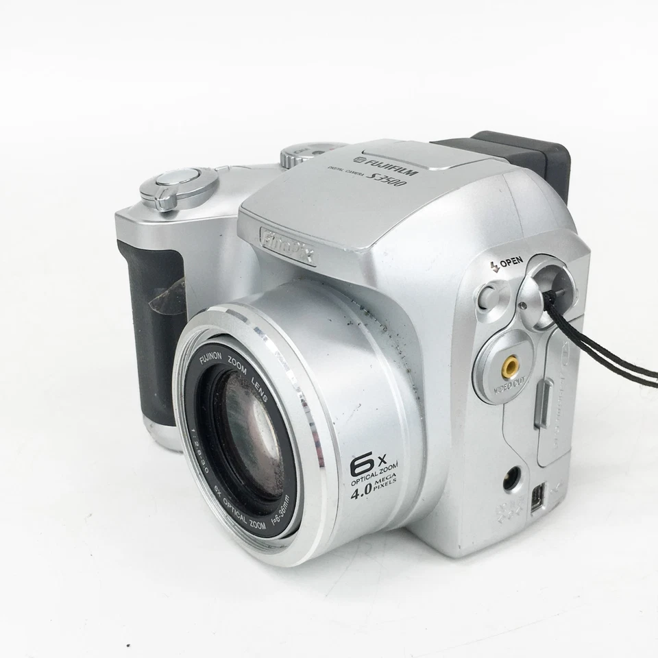 Fugifilm Finepix S3500 Digital Camera Silver Retro Photography With Box Working, photo 3 of 5