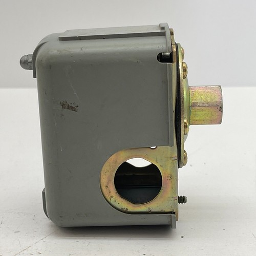 Square D Type FHG - PUMPTROL Compressor Pressure Switch Class 9013 - 220 PSI - Picture 10 of 17