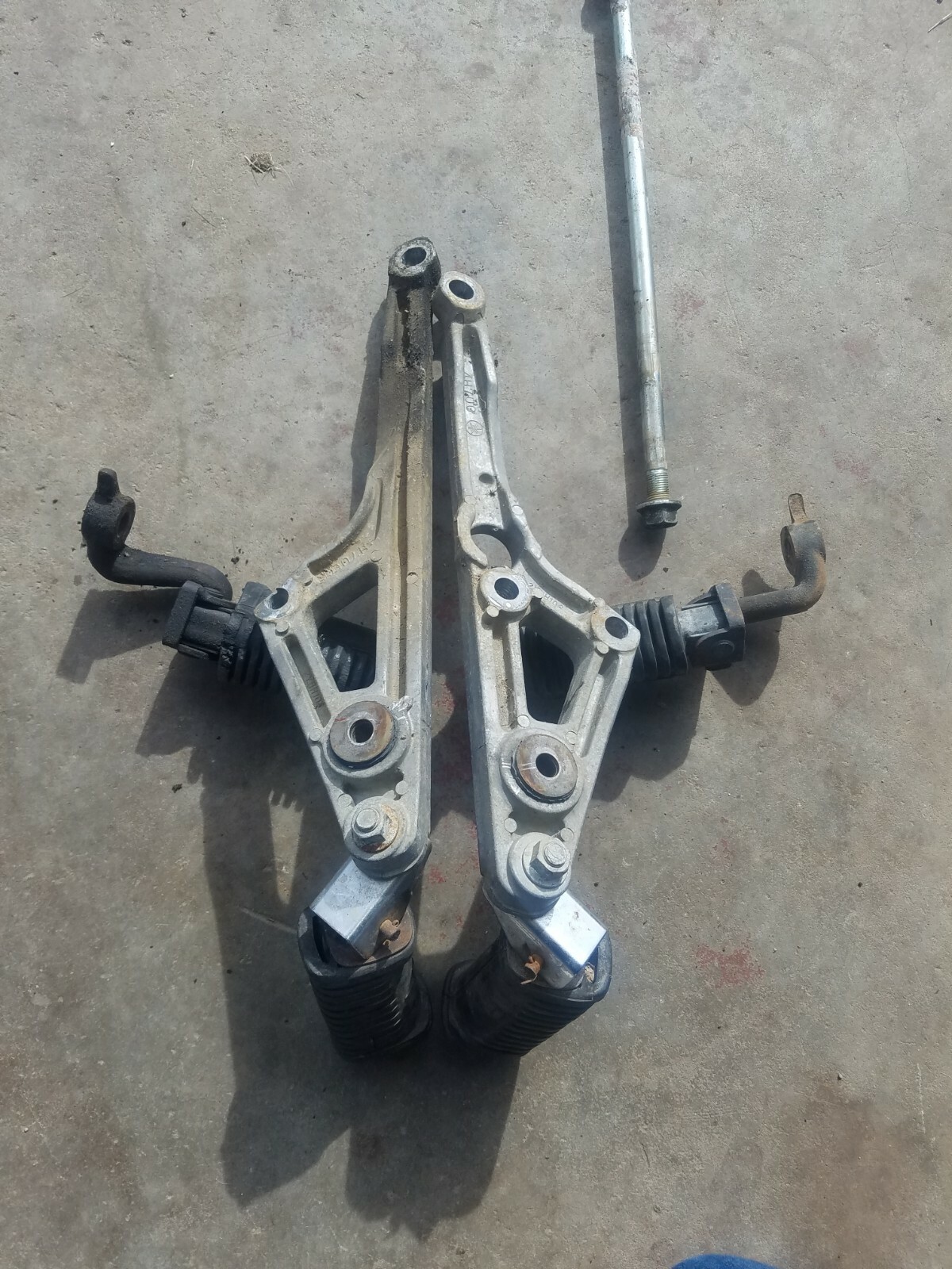 1982xj650 maxim complete foot peg set.