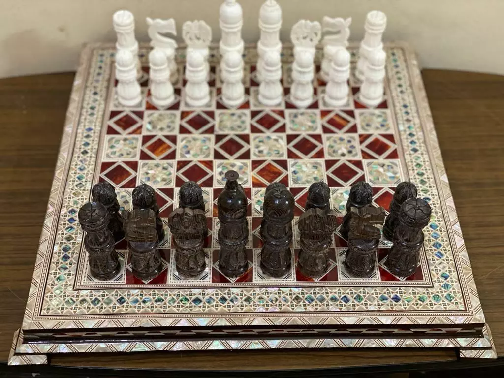 Ebony and Walnut Highclere Luxury Chess Set