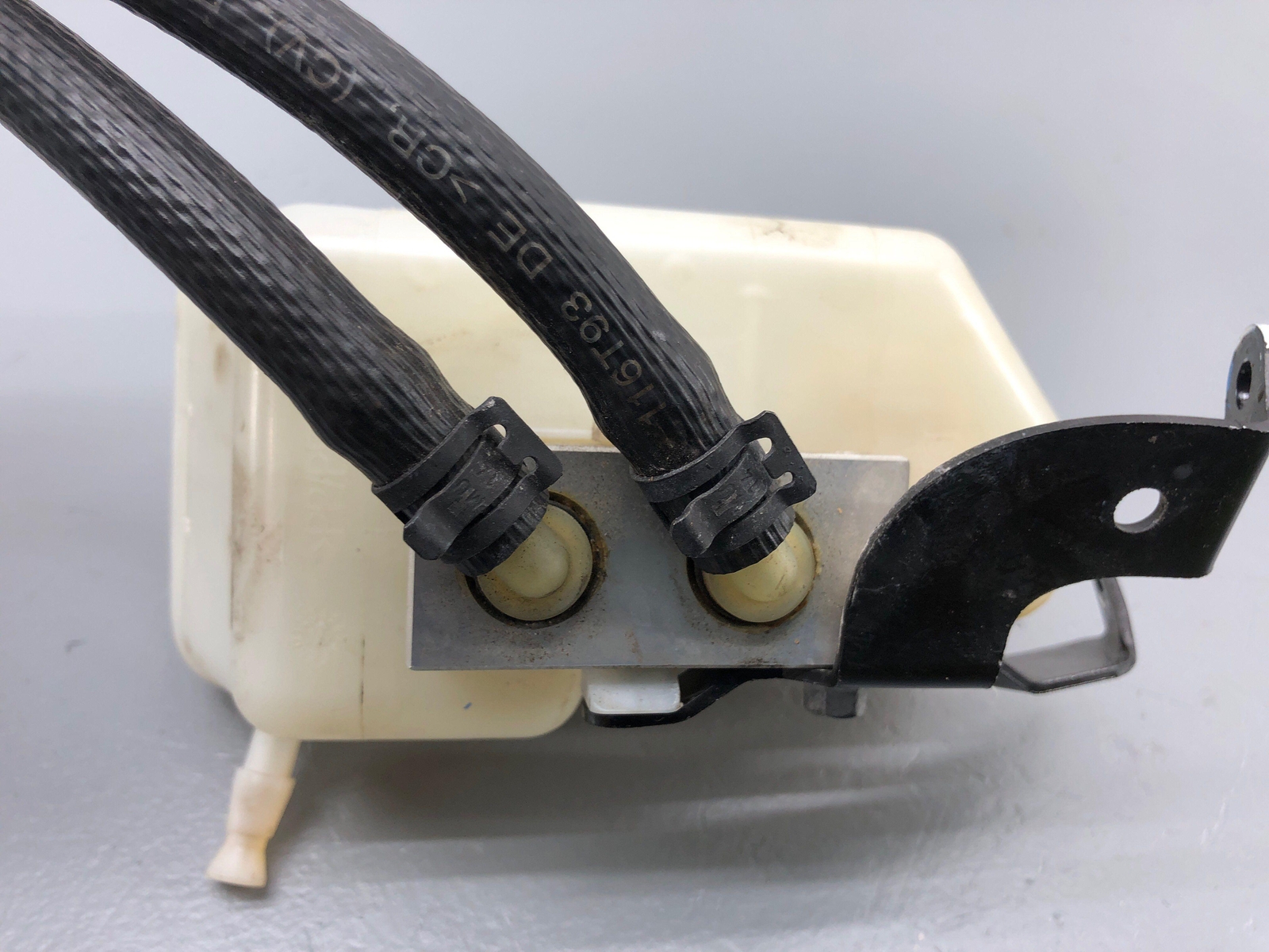 2020-2023 MCLAREN GT ENGINE BRAKE FLUID RESERVOIR OEM 2021 2022