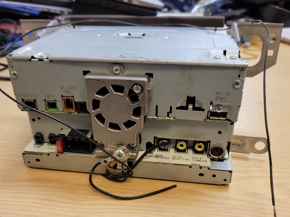 1752] Carrozzeria AVIC-RZ302 メモリーナビ ワンセグ カロツェリア
