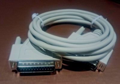 RS-232 1,8m Serielles Kabel DB25 Stecker auf DB25 Stecker nie benutzt Brandneu