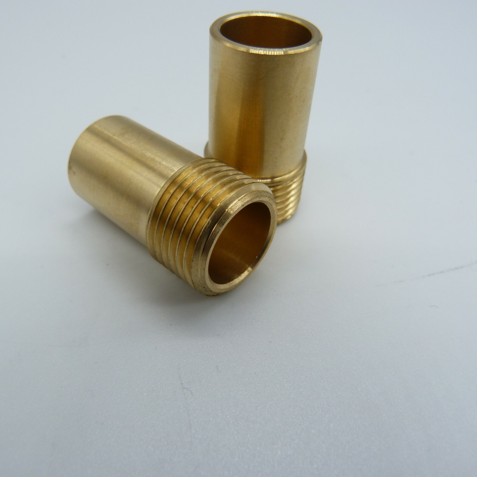 Pair of Tap Tail Adaptors 15mm x 3/8' Isolating Valve To Flexi Tap