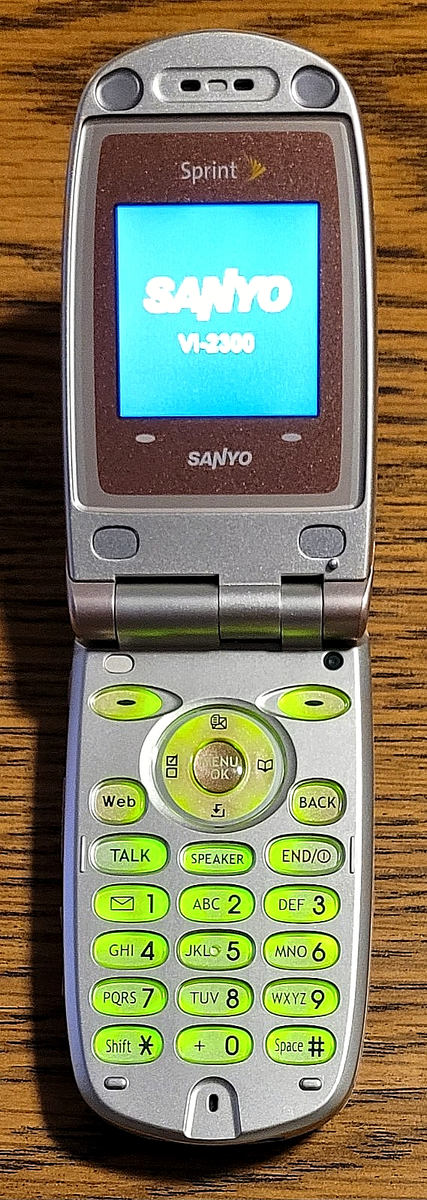 Sanyo VI-2300 - Light Pink and Silver ( Sprint ) Flip Phone - Very