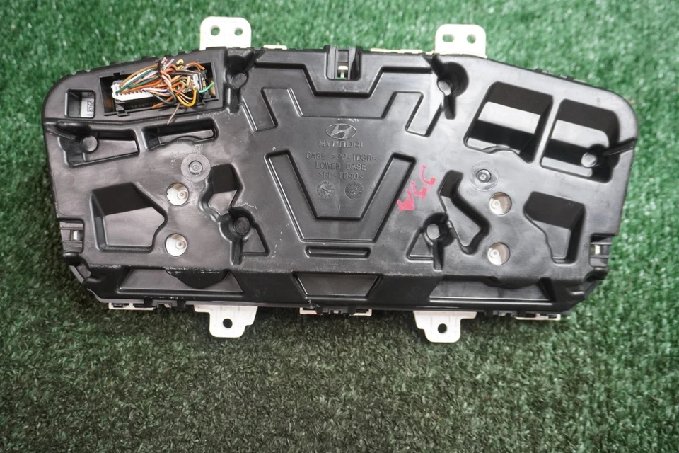 2015 2016 HYUNDAI Sonata Speedometer Gauge Cluster OEM 93K Miles  94001C2000 - Image 4 of 4