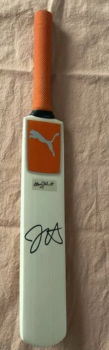 Jason Holder Hand Signed Puma Gilchrist Mini Cricket Bat West Indies Cricketer