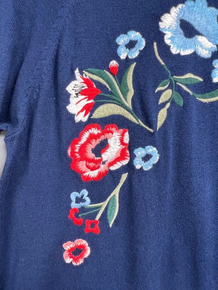 NWT St. Johns Bay Women's Size PXL Lightweight Navy Floral Sweater Embroidered - Image 2 of 4