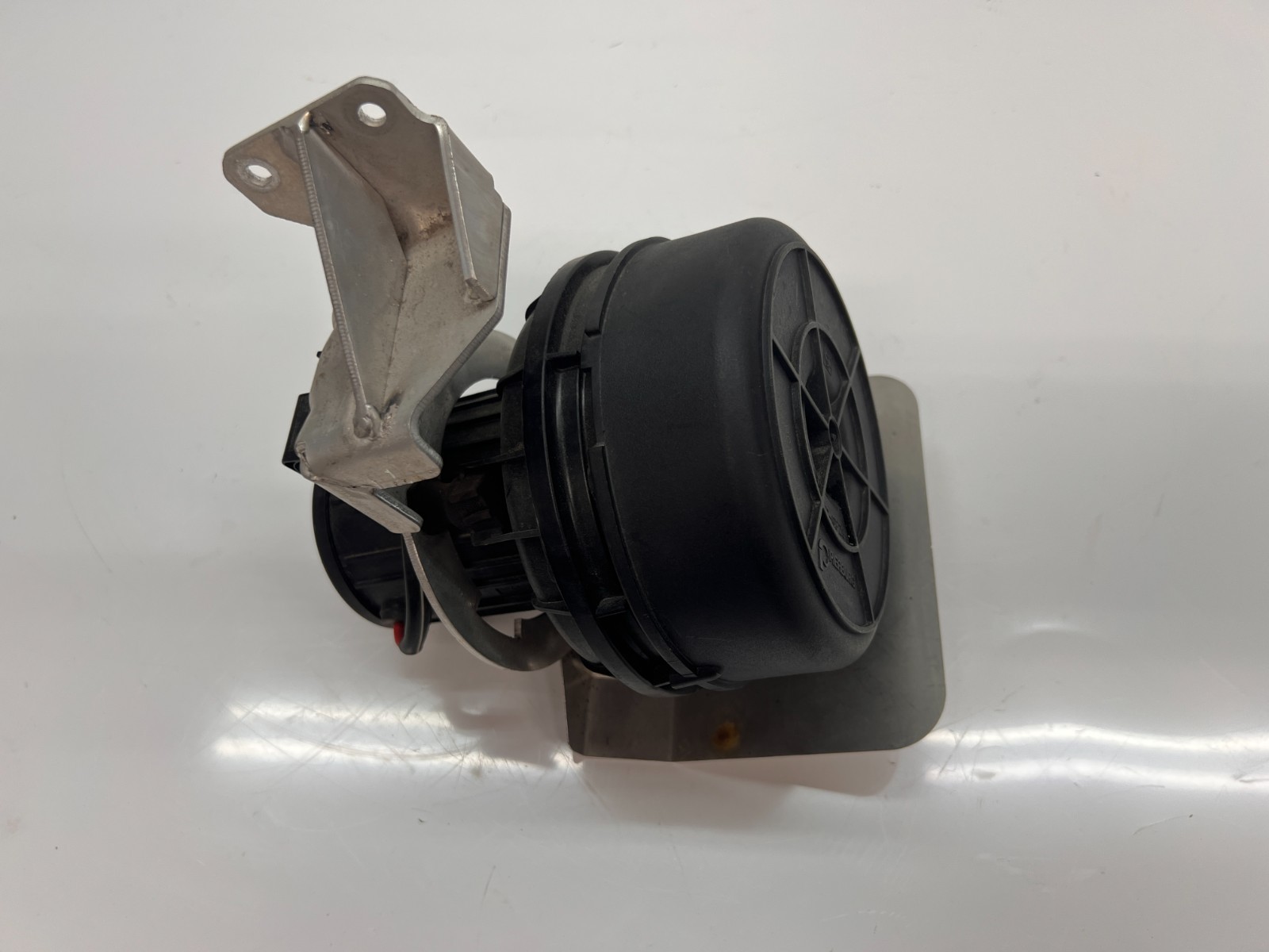 LAMBORGHINI AVENTADOR LP770 SVJ LEFT SECONDARY AIR PUMP OEM 400906601 400998075