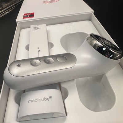 Medicube AGE-R USSERA Deep Shot ME-USSERA-01 Beauty Device Unused