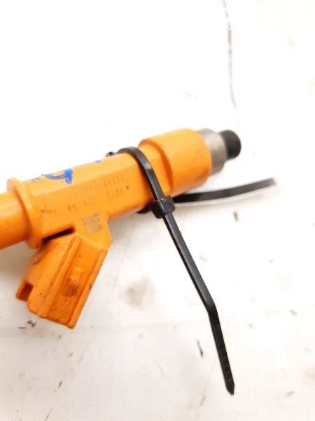 04-09 TOYOTA CAMRY LE 2.4L 4CYL Inyector de combustible  Foto 3 de 4