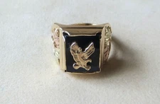 Vintage 10k Tri Color Black Hills Gold Leaf Eagle Onyx Ring 8.69 Grams Size 10.5