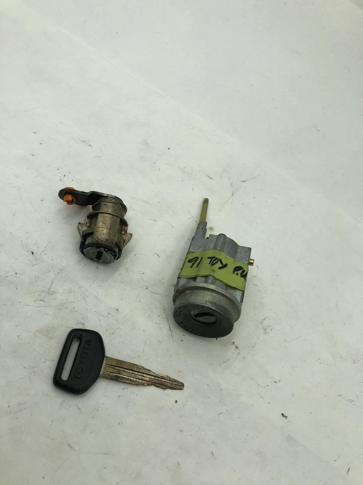 Toyota Pickup 1991 bloqueo de encendido con llave OEM juego original Foto 3 de 4