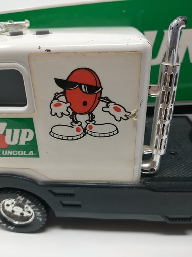 Nylint 7up UnCola Pressed Steel Plastic Freightliner Semi-Truck & Trailer TESTED - Picture 18 of 19