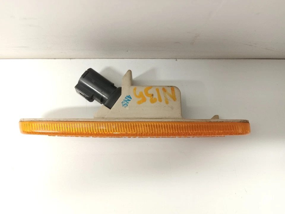 Nissan Sentra 1992 luz intermitente lado pasajero delantero derecho OEM Foto 2 de 4