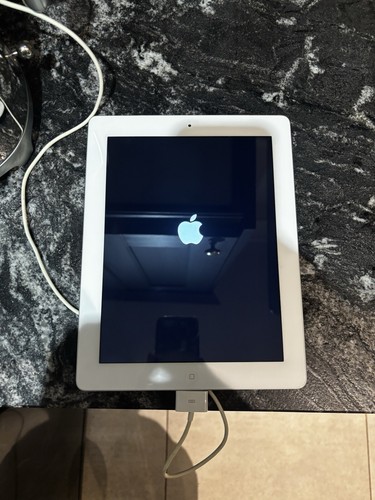 Apple iPad 2 A1395 16GB Tablet 512MB 9.7" iOS 9.3.5 Silver White Bundle - Picture 2 of 8