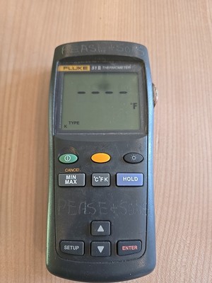 FLUKE 51 II THERMOMETER No Leads Or Test Probes.  Tested Good