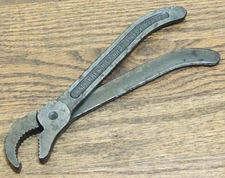 PATENTED WADE WRENCH Co. WHITE PIGEON, MICH. 8” WRENCH-ANTIQUE HAND TOOL