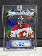 2023-24 BLACK DIAMOND DUSTIN WOLF /25 AUTO DIAMOND PLATE ROOKIE FLAMES RC