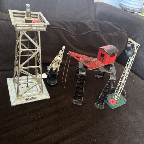 LIONEL #494 SILVER METAL TOWER  12" + CROSS GATE  + CRANE + LIGHT - VINTAGE LOT!