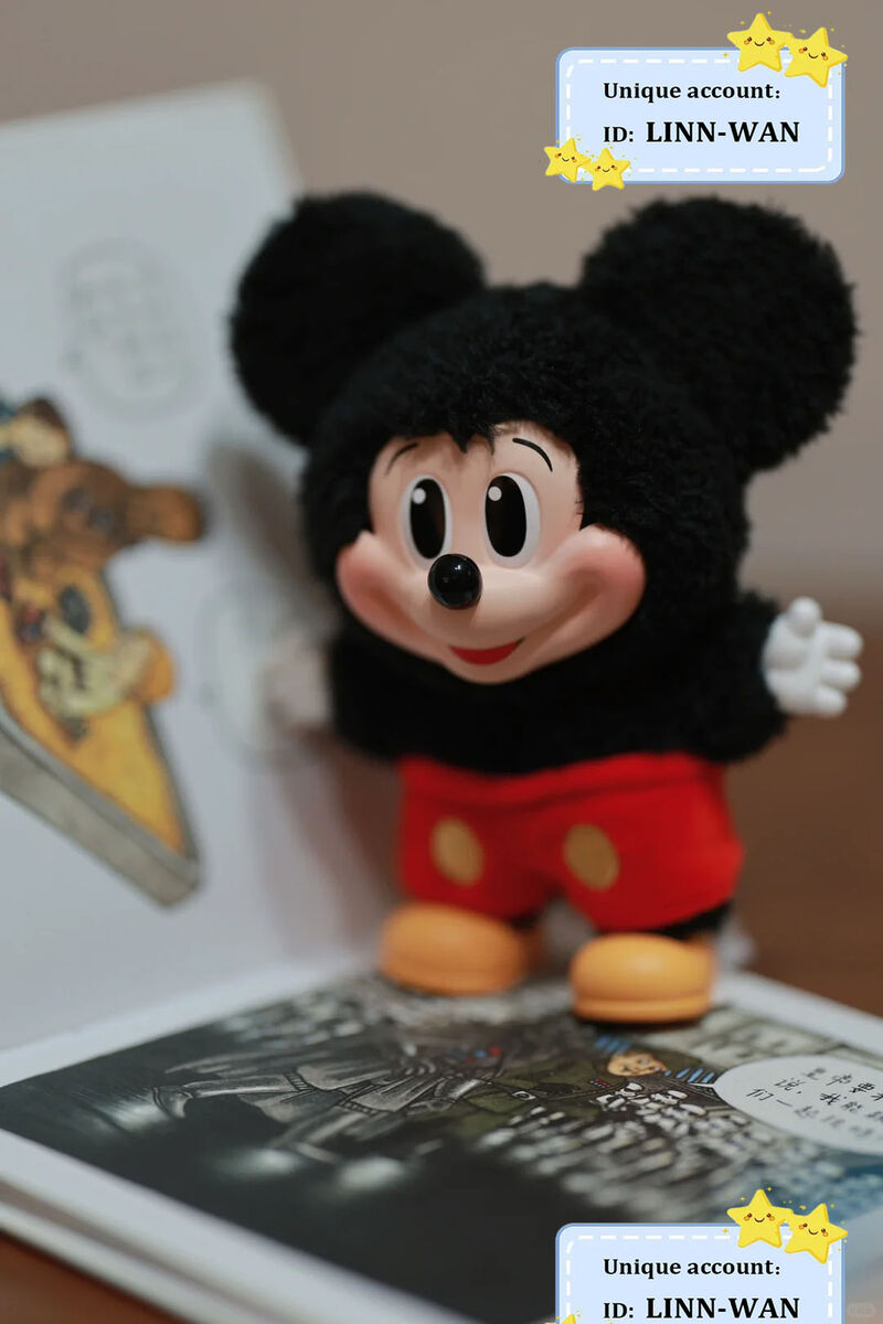POP MART Mickey Family Cute Together Keychain Series Blind POP MART Mickey Family Cute Together Keychain Series Blind