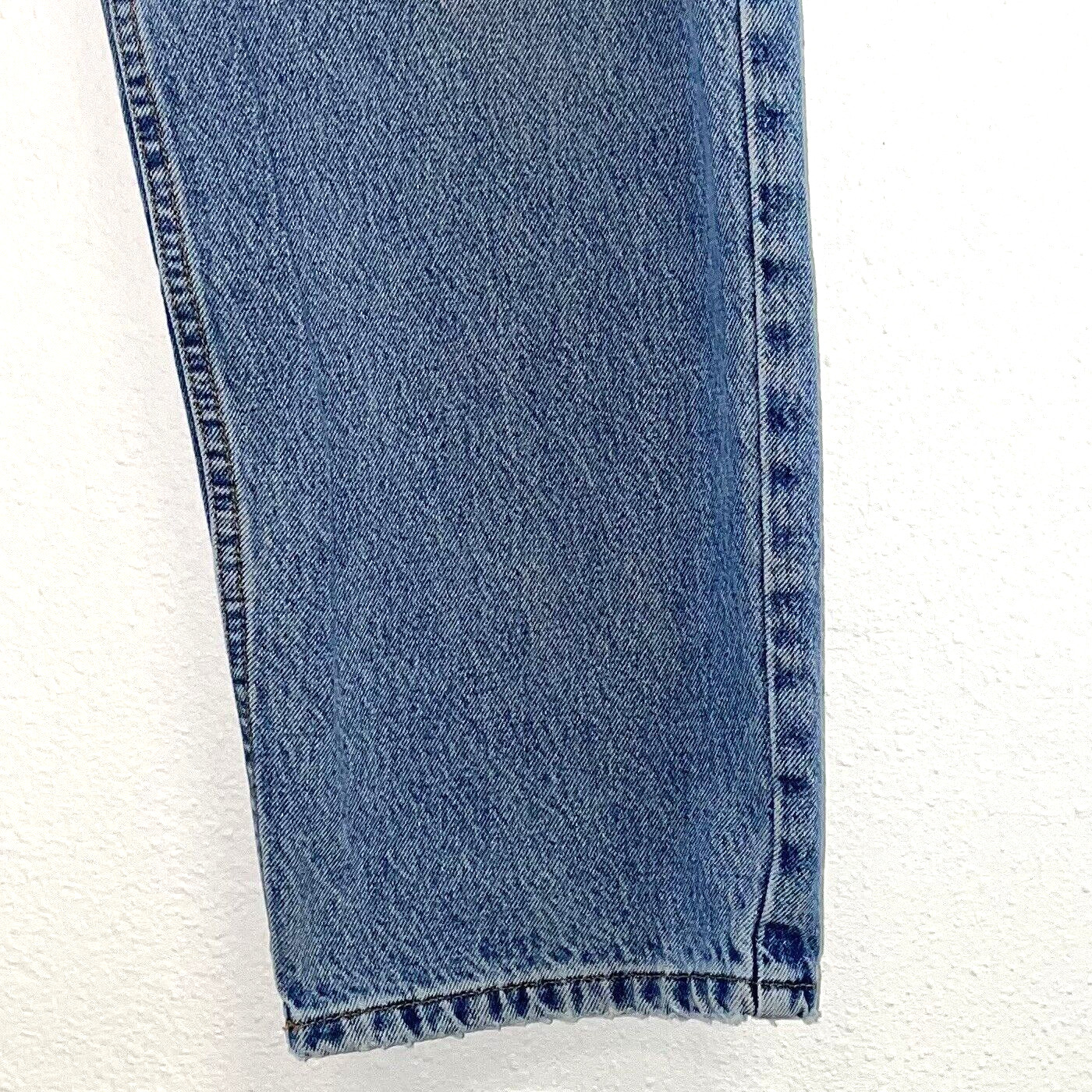 Calvin Klein Men's Denim Jeans Easy Fit Tapered Leg V… Gem