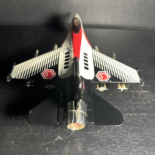 Matco Tools F 16 Fighting Falcon some Assembly Need Minor Autographed Unknown - Picture 4 of 17