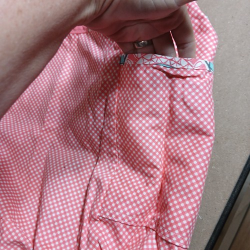 Thirty-one inside out crossbody bag 4 pockets Pink gingham multi geo NEW - Picture 9 of 14