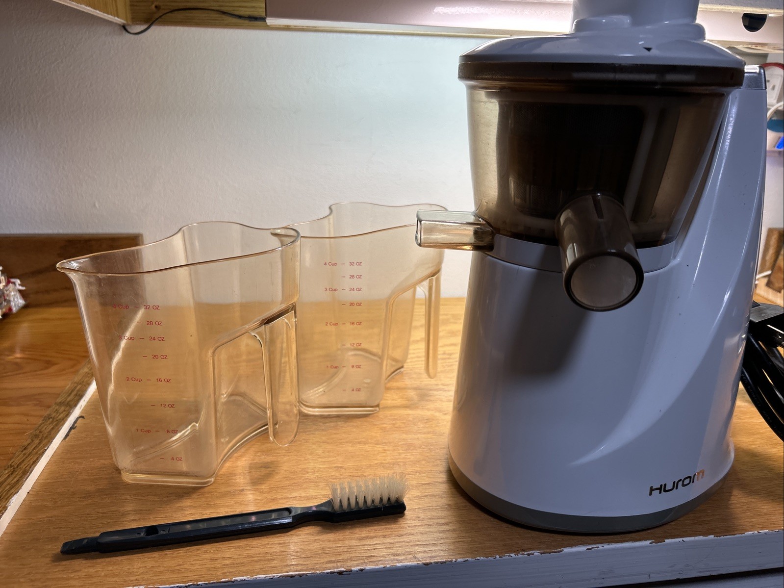 Hurom HU-100 Masticating Slow Juicer Green & White Tested Works Great