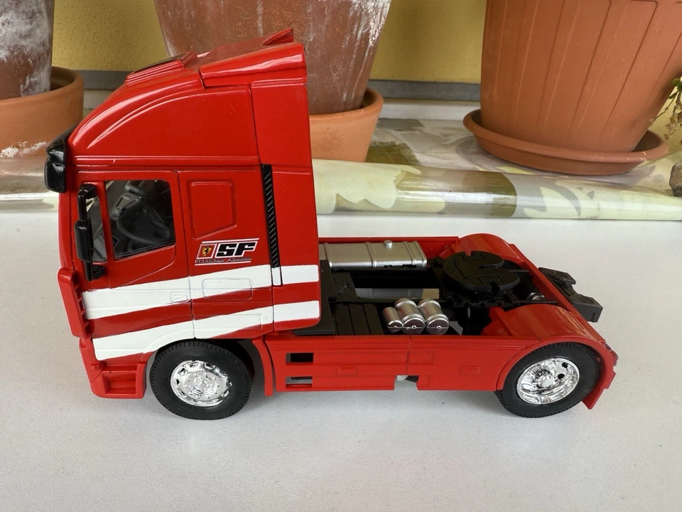 Iveco New Ray 1:32 Scuderia Ferrari F1 2010 Alonso Massa No Polistil  - Immagine 4 di 4