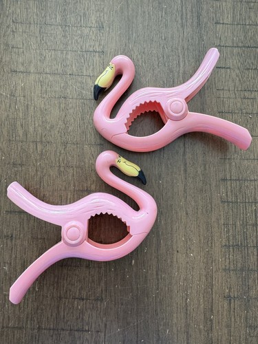 2 Betterthings 2006 Pink Flamingo Towel Clips Plastic EUC