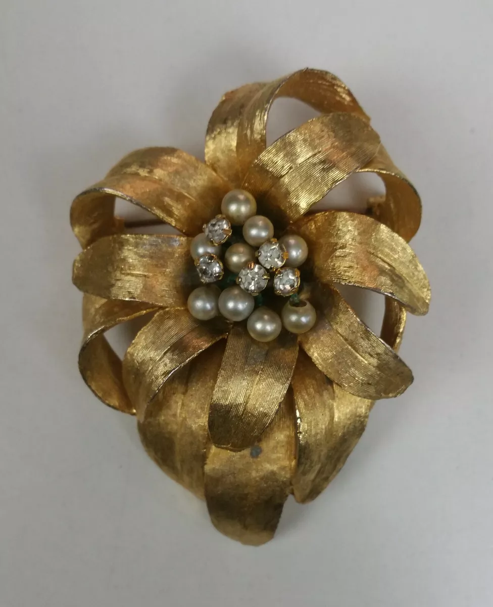 Richelieu brooch on sale