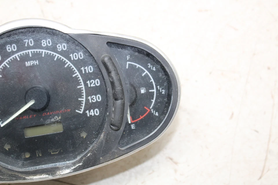 Harley-Davidson 2003 V-Rod medidores velocímetro Foto 4 de 4