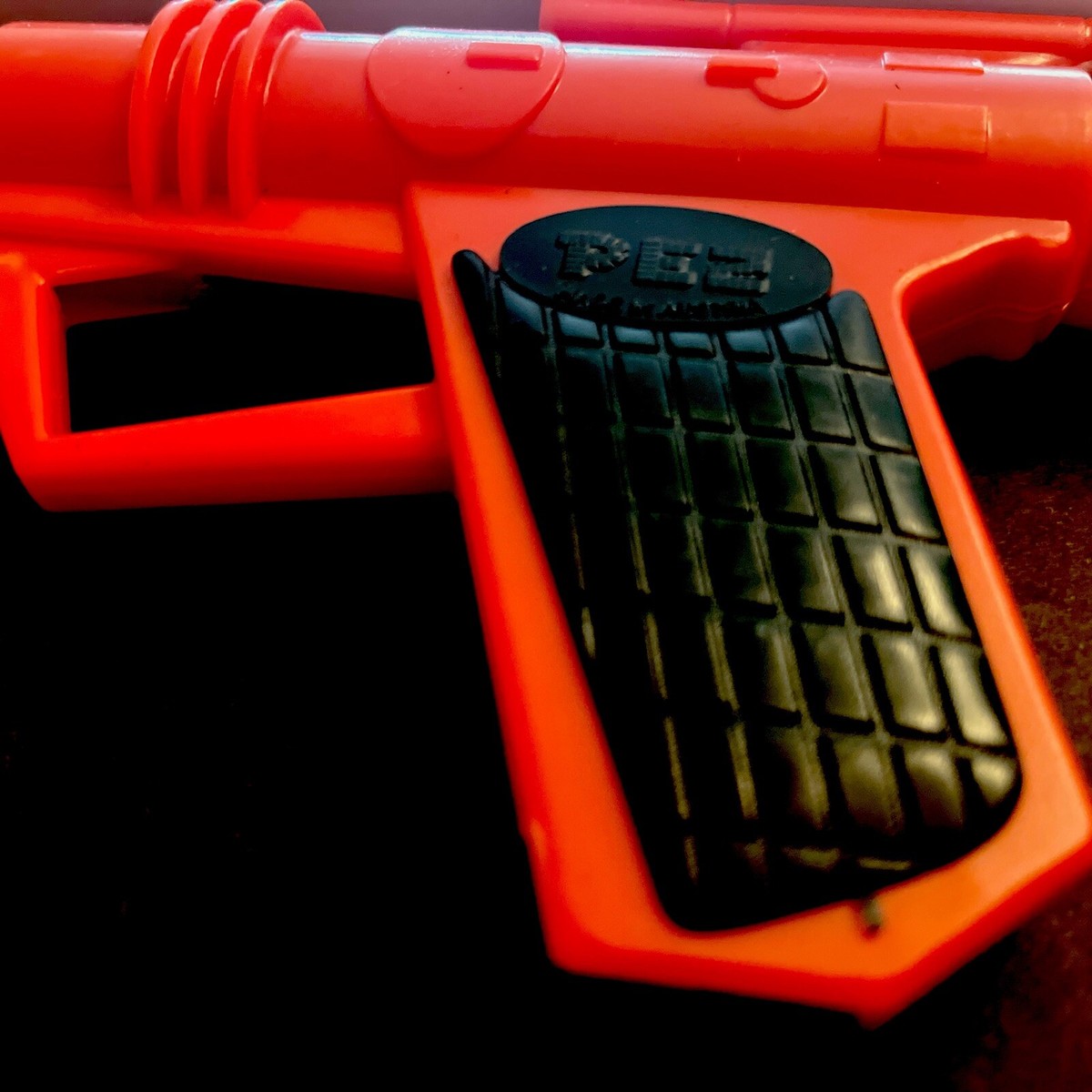 その他 Vintage PEZ space Gun Dispenser 1981 PEZ SPACE GUN RED & BLACK COMPLETE 1981 AUSTRIA VINTAGE