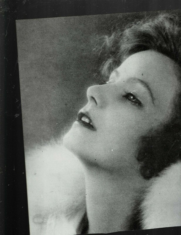SUPER RARE!! 8X10 1930s ORIGINAL 2-SIDE GRETA GARBO MAGAZINE PUBLICITY PHOTOS!!